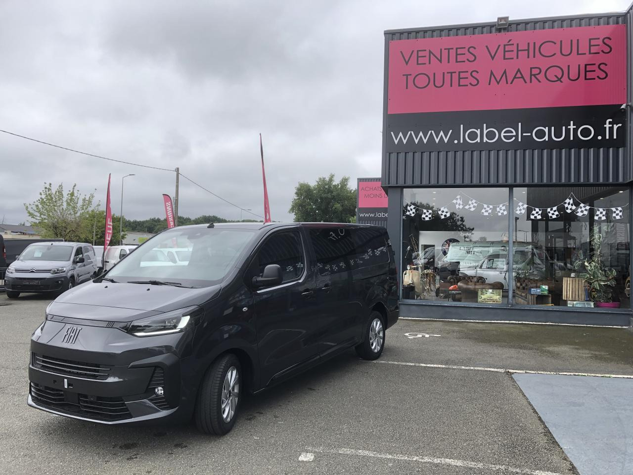 FIAT SCUDO XL 2.0 HDI 180CH EAT-8 CABINE APPROFONDIE 6 PLACES - Combi van: picture 5 FIAT SCUDO XL 2.0 HDI 180CH EAT-8 CABINE APPROFONDIE 6 PLACES - Combi van: picture 5