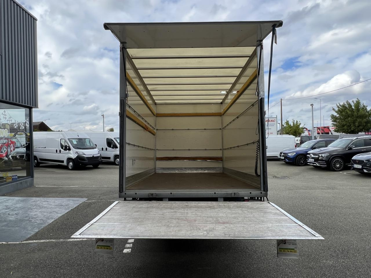 IVECO Daily 35 C 16 S&S (Quad-Leaf) CHASSIS CABINE 2014 35C/35S Chassis cabine 35 C Epmt.4.1 PHASE 4 - Box van: picture 3 IVECO Daily 35 C 16 S&S (Quad-Leaf) CHASSIS CABINE 2014 35C/35S Chassis cabine 35 C Epmt.4.1 PHASE 4 - Box van: picture 3