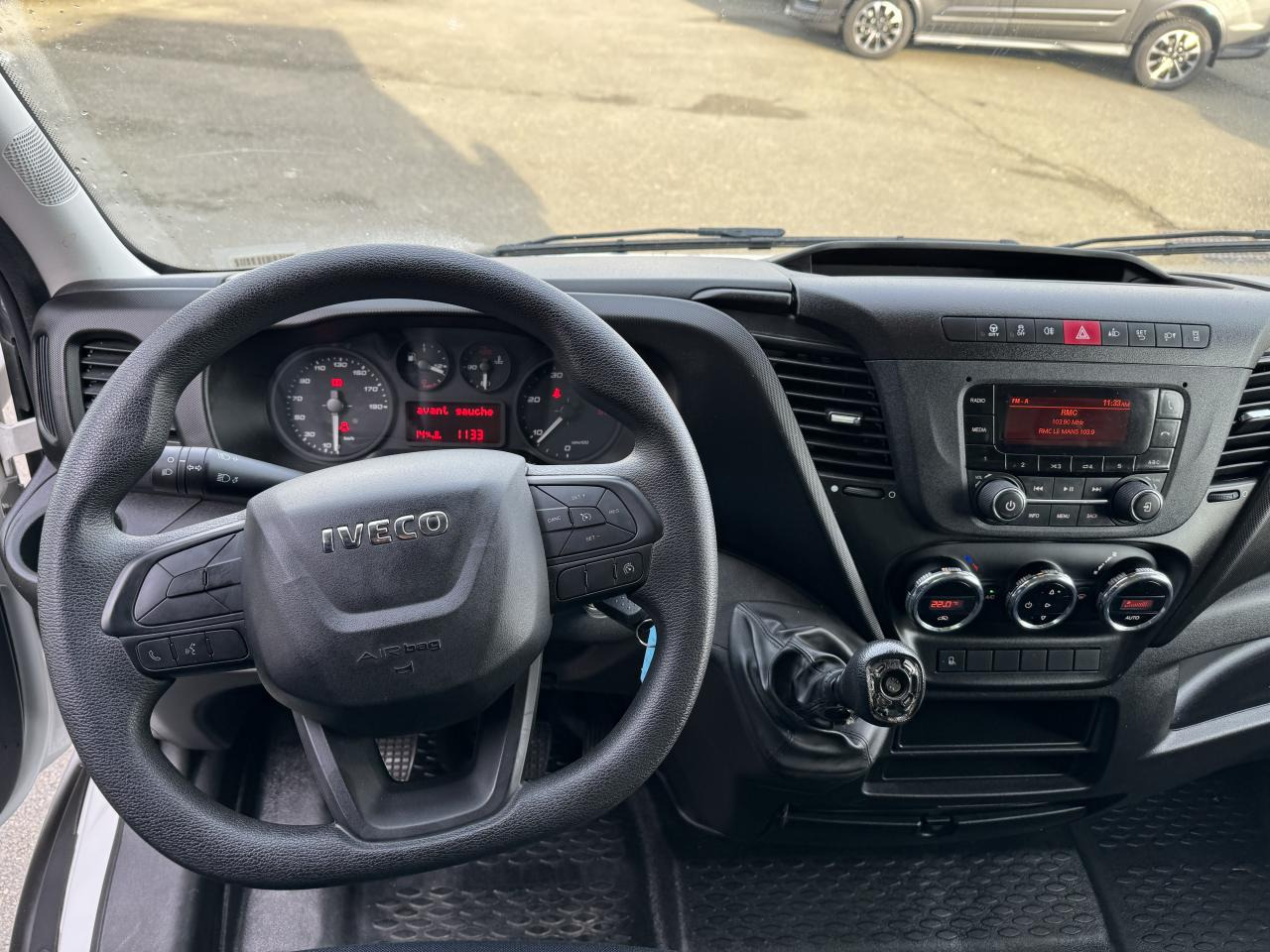 IVECO Daily 35 C 16H3.0 - BV Hi-Matic (Quad-Tor) CHASSIS CABINE 2014 35C/35S Chassis cabine 35 C Epmt.4.1 - Box van: picture 4 IVECO Daily 35 C 16H3.0 - BV Hi-Matic (Quad-Tor) CHASSIS CABINE 2014 35C/35S Chassis cabine 35 C Epmt.4.1 - Box van: picture 4