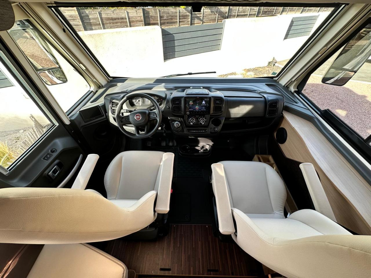 MC LOUIS NEVIS 281 - Integrated motorhome: picture 5 MC LOUIS NEVIS 281 - Integrated motorhome: picture 5