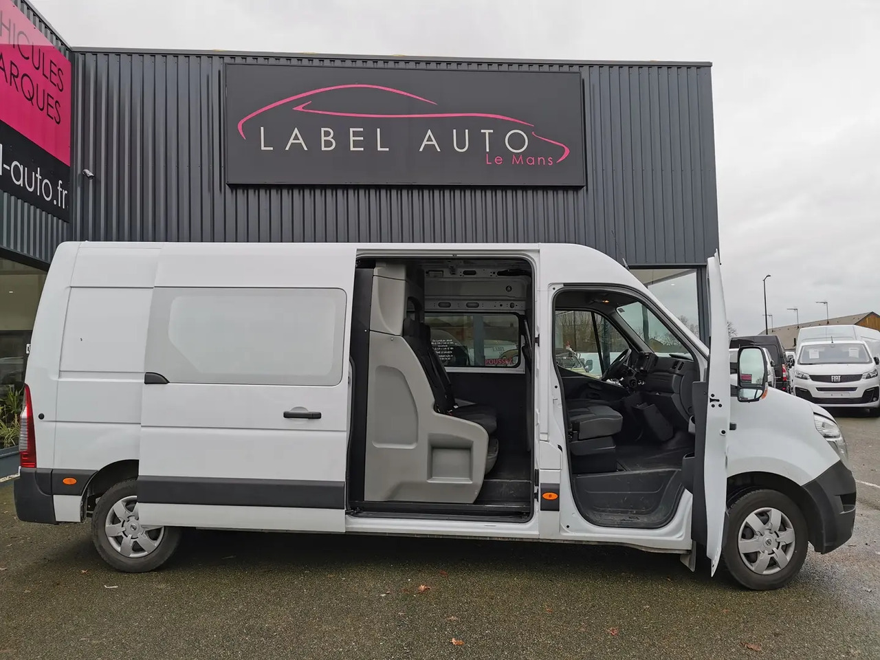 Nissan Interstar L2H2 3T5 2.3 DCI 135CH N-CONNECTA CAB APPRO - Combi van: picture 1 Nissan Interstar L2H2 3T5 2.3 DCI 135CH N-CONNECTA CAB APPRO - Combi van: picture 1