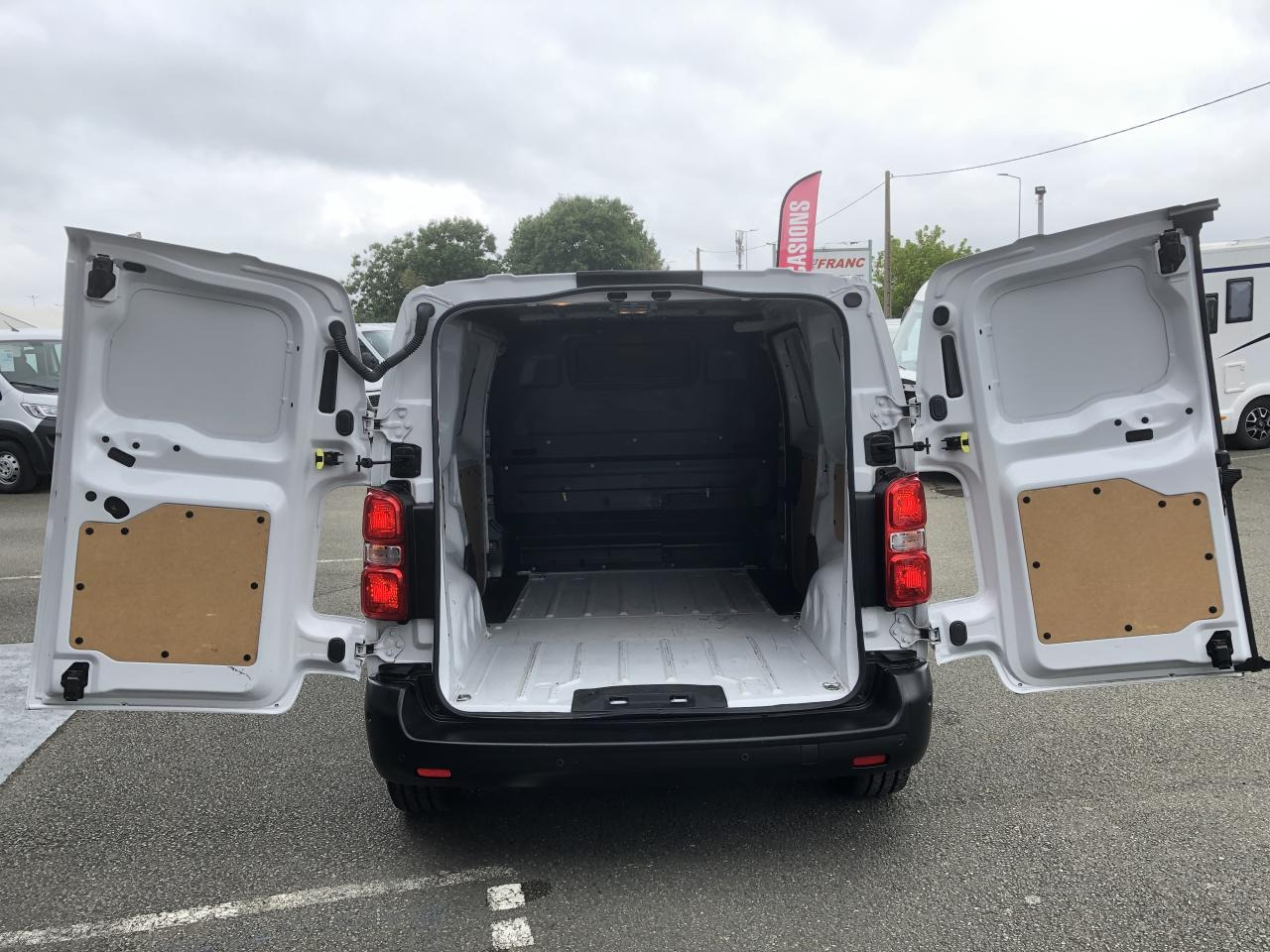 OPEL VIVARO M 2.0 BLUEHDI 145CH EAT-8 PACK CLIM - Panel van: picture 2 OPEL VIVARO M 2.0 BLUEHDI 145CH EAT-8 PACK CLIM - Panel van: picture 2