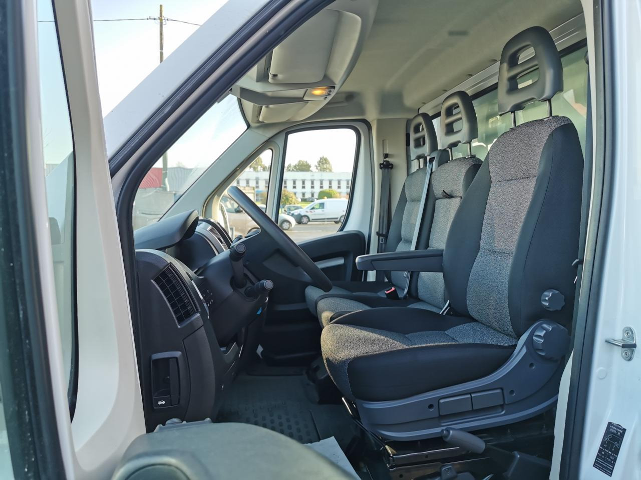 FIAT DUCATO 3T5 CAISSE + HAYON 2.3 MJT 140CH PRO LOUNGE - Other machinery: picture 5 FIAT DUCATO 3T5 CAISSE + HAYON 2.3 MJT 140CH PRO LOUNGE - Other machinery: picture 5