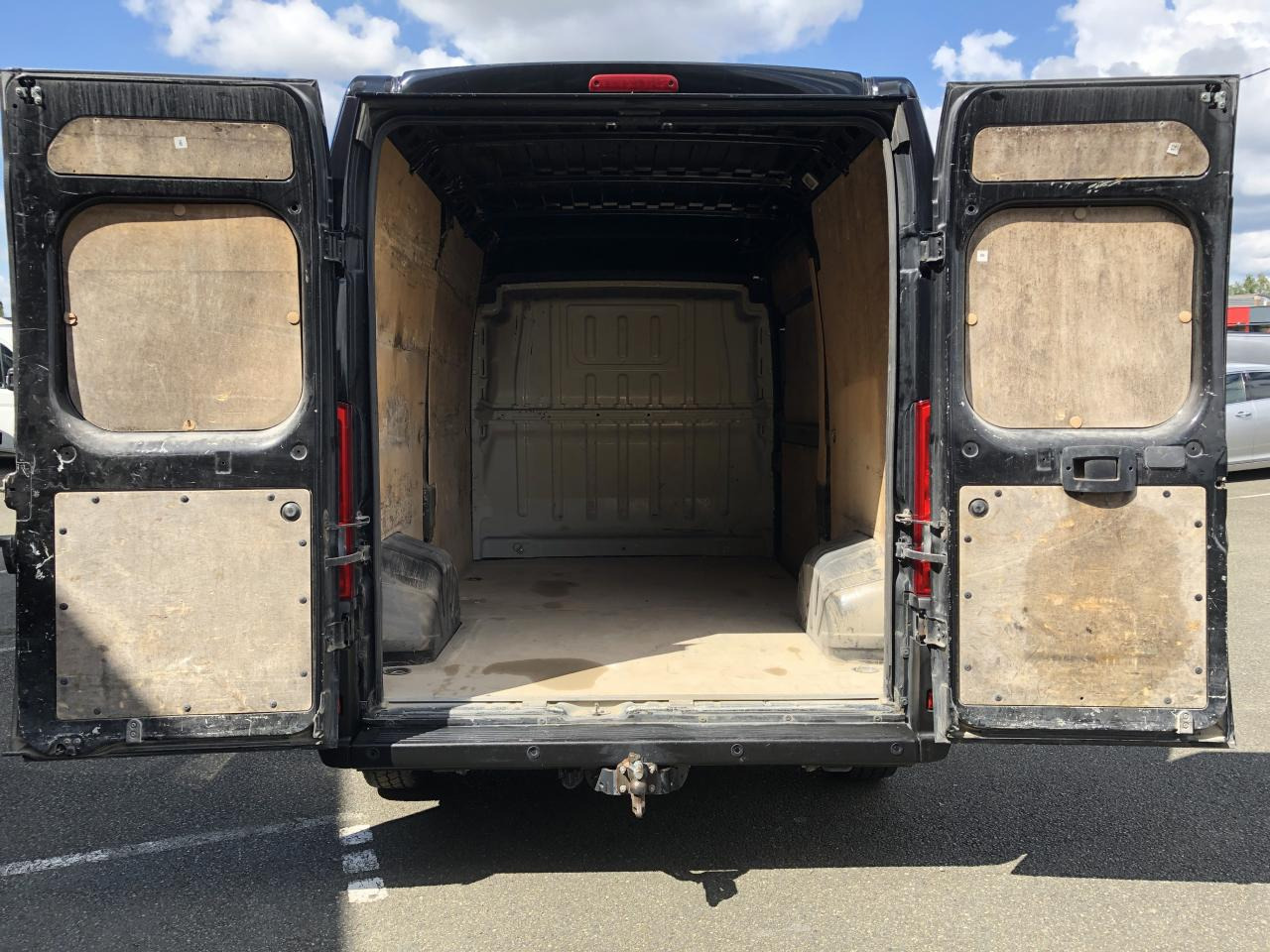 PEUGEOT Boxer Premium 335 L2H2 2.2 BlueHDi 165CH - Panel van: picture 2 PEUGEOT Boxer Premium 335 L2H2 2.2 BlueHDi 165CH - Panel van: picture 2