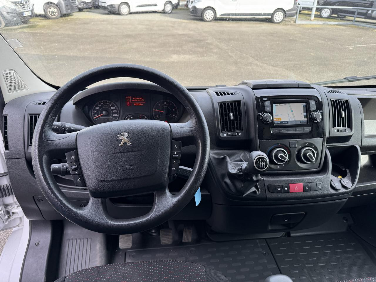 PEUGEOT boxer 330 L1H1 2.2 BLUEHDI S&S 140CH ASPHALT - Panel van: picture 3 PEUGEOT boxer 330 L1H1 2.2 BLUEHDI S&S 140CH ASPHALT - Panel van: picture 3