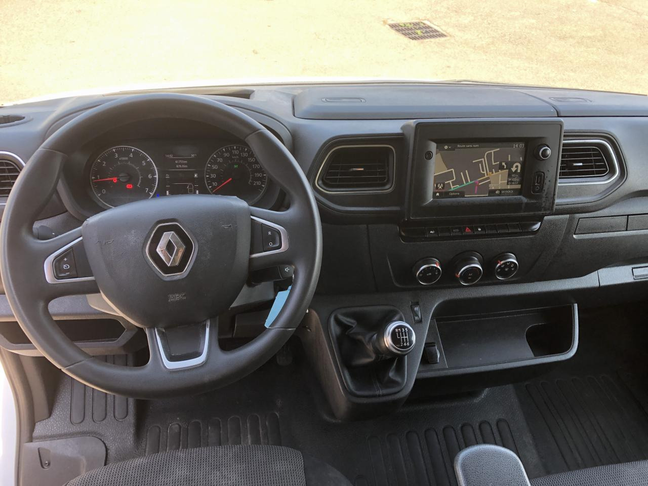 RENAULT MASTER 3T5 BENNE COFFRE RJ 2.3DCI130CH PROPULSION - Tipper van: picture 4 RENAULT MASTER 3T5 BENNE COFFRE RJ 2.3DCI130CH PROPULSION - Tipper van: picture 4