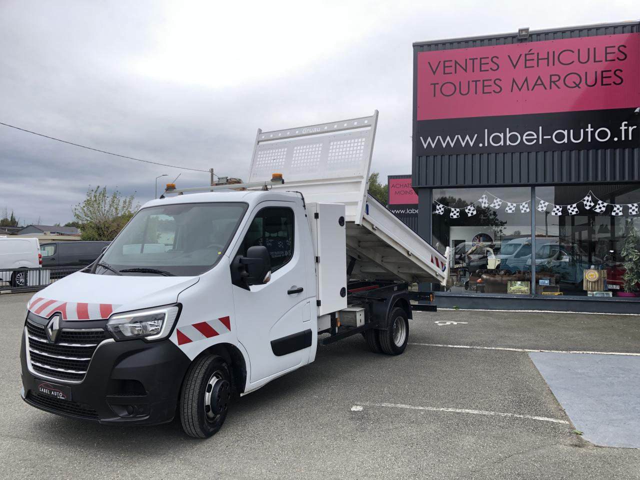 RENAULT Master Confort R3500RJ L3 2.3 dCi - 145 Petite Série  III TRANSPORTS SPECIFIQUES BENNE Benne - Tipper van: picture 1 RENAULT Master Confort R3500RJ L3 2.3 dCi - 145 Petite Série  III TRANSPORTS SPECIFIQUES BENNE Benne - Tipper van: picture 1