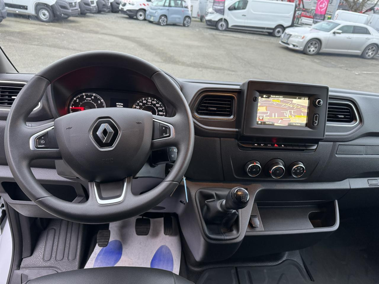 RENAULT Master Confort R3500RJ L3H2 2.3DCI 165CH CABINE APPROFONDIE 6 PLACES - Panel van: picture 4 RENAULT Master Confort R3500RJ L3H2 2.3DCI 165CH CABINE APPROFONDIE 6 PLACES - Panel van: picture 4