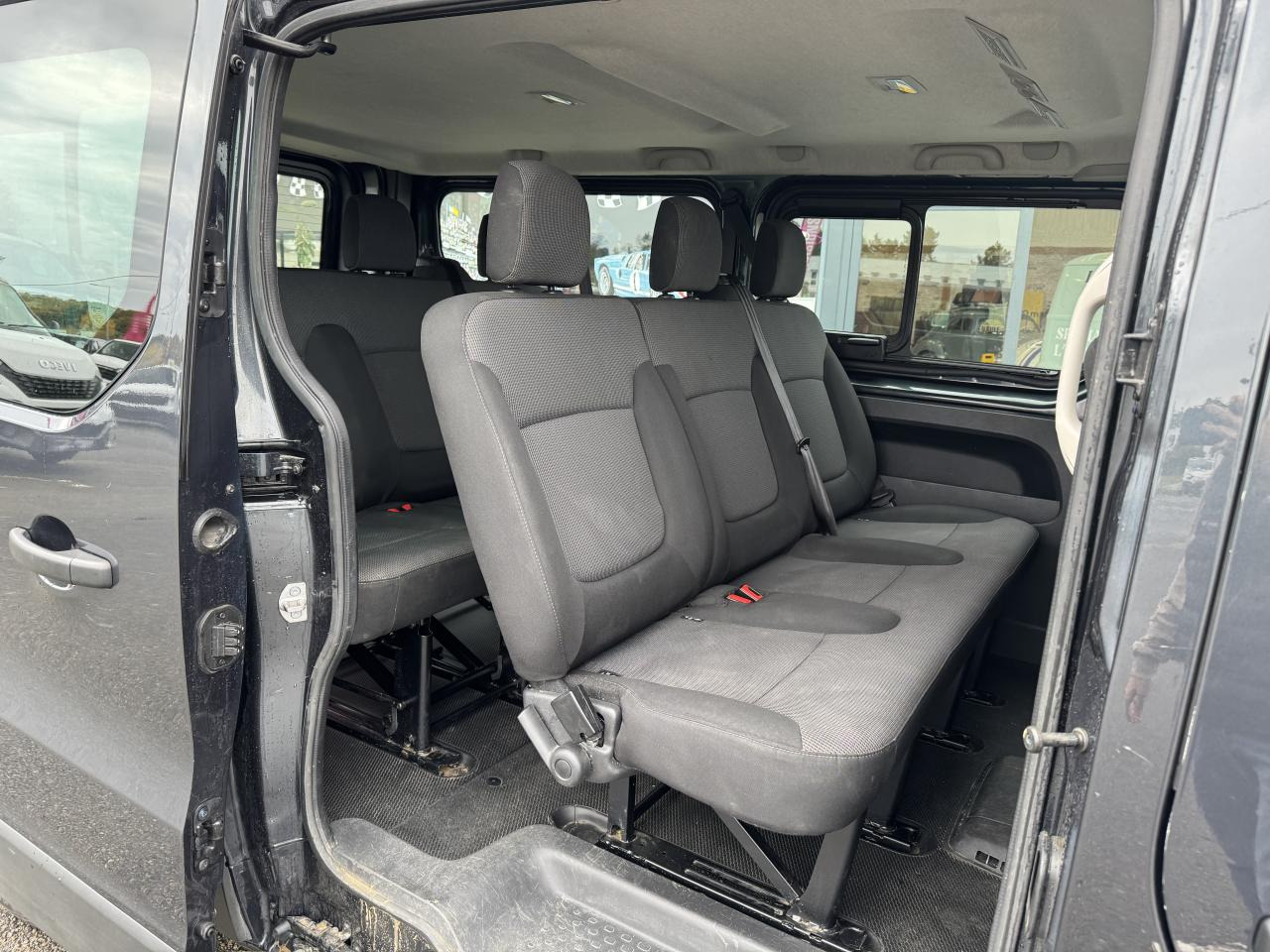 RENAULT Trafic L2 2.0 Energy dCi - 150 - S&S III COMBI Combi Zen L2H1 PHASE 3 - Passenger van: picture 5 RENAULT Trafic L2 2.0 Energy dCi - 150 - S&S III COMBI Combi Zen L2H1 PHASE 3 - Passenger van: picture 5