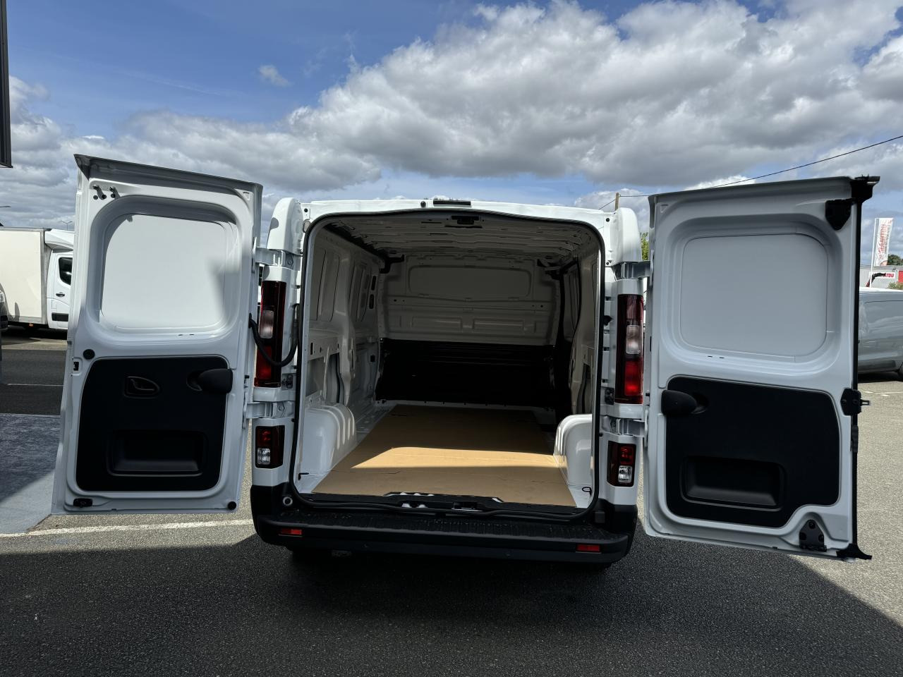 RENAULT Trafic L2H1 3000 Kg 2.0 Blue dCi - 150 2024  III FOURGON Fourgon Advance L2H1 PHASE 3 - Panel van: picture 3 RENAULT Trafic L2H1 3000 Kg 2.0 Blue dCi - 150 2024  III FOURGON Fourgon Advance L2H1 PHASE 3 - Panel van: picture 3