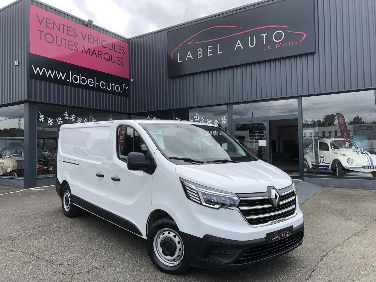 Renault Trafic L2H1 1200 Kg 2.0 Energy dCi - 145 - BV EDC III FOURGON Fourgon Confort L2H1 PHASE 2 - Small van: picture 1 Renault Trafic L2H1 1200 Kg 2.0 Energy dCi - 145 - BV EDC III FOURGON Fourgon Confort L2H1 PHASE 2 - Small van: picture 1