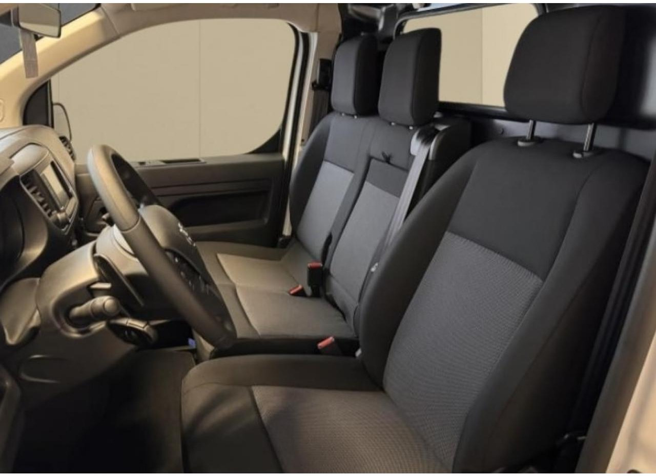 TOYOTA Proace 2.0 140 D-4D - Start&Stop 2016 FOURGON Fourgon Medium Start PHASE 2 - Panel van: picture 5 TOYOTA Proace 2.0 140 D-4D - Start&Stop 2016 FOURGON Fourgon Medium Start PHASE 2 - Panel van: picture 5