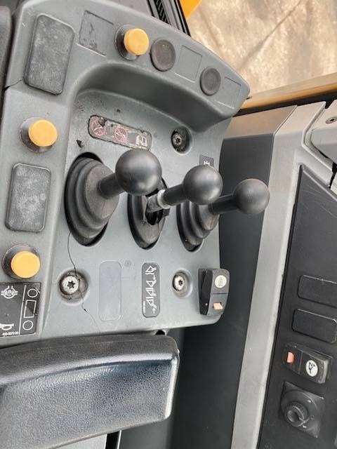 Wheel loader CAT 966 M: picture 26