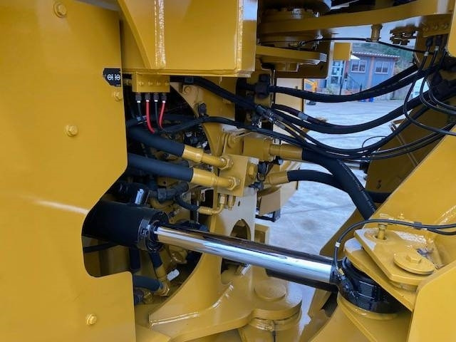 Wheel loader CAT 966 M: picture 10