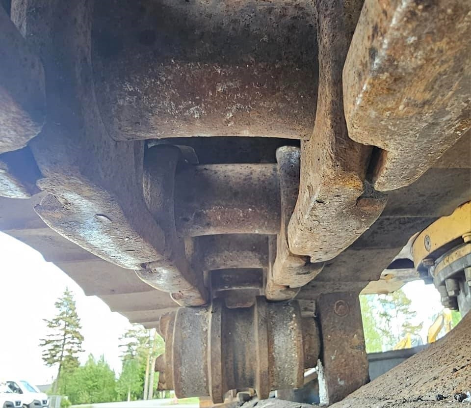Crawler excavator CAT 323 D L: picture 28