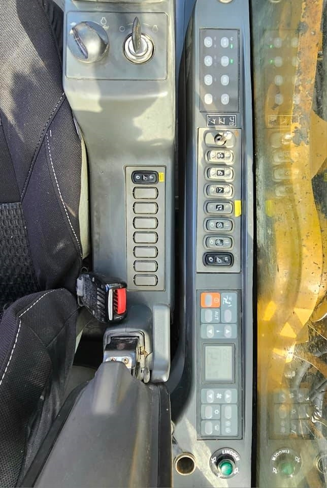Crawler excavator CAT 323 D L: picture 42