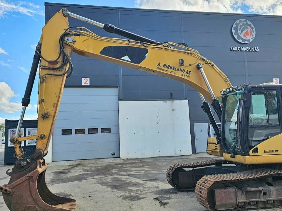 Crawler excavator CAT 323 D L: picture 13