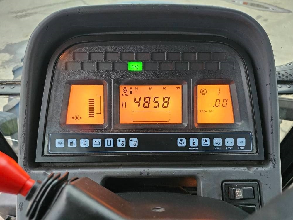 Leasing of New Holland 8360 DT New Holland 8360 DT: picture 21 Leasing of New Holland 8360 DT New Holland 8360 DT: picture 21