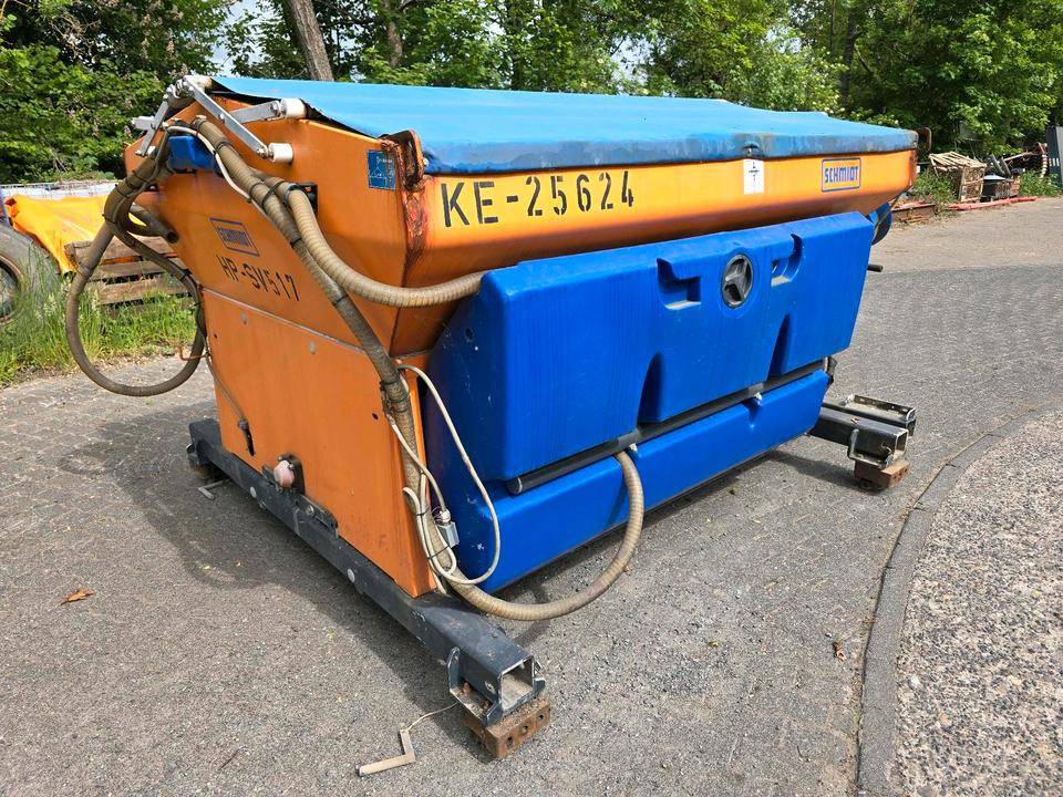 Salzstreuer Stratos S25-21 für Unimog UGN UGE 424 427 405 U300 U 300 400 500 MERCEDES-BENZ 218 219 318 323 423 427 327 430 429 430 435 Salzsilo Streuautomat Winterdienst - Sand/ Salt spreader: picture 4 Salzstreuer Stratos S25-21 für Unimog UGN UGE 424 427 405 U300 U 300 400 500 MERCEDES-BENZ 218 219 318 323 423 427 327 430 429 430 435 Salzsilo Streuautomat Winterdienst - Sand/ Salt spreader: picture 4