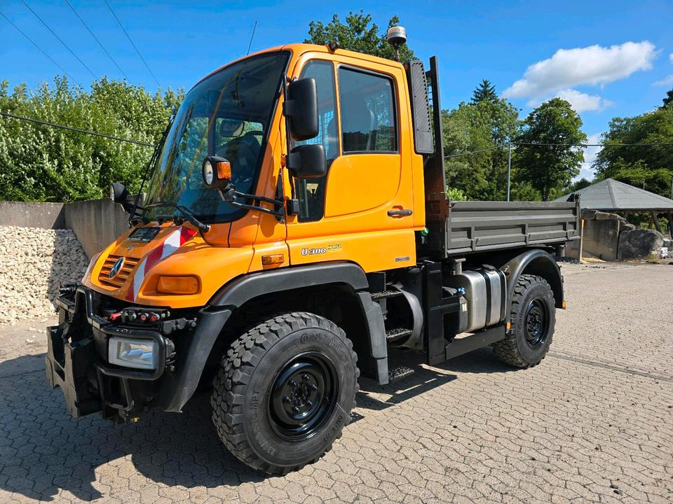 Unimog 405/10 U300 Bluetec 5 Mercedes-Benz U 300 290 400 500 UGE UGN Jotha Absetzkipper Absetzer - Snow removal vehicle: picture 1 Unimog 405/10 U300 Bluetec 5 Mercedes-Benz U 300 290 400 500 UGE UGN Jotha Absetzkipper Absetzer - Snow removal vehicle: picture 1