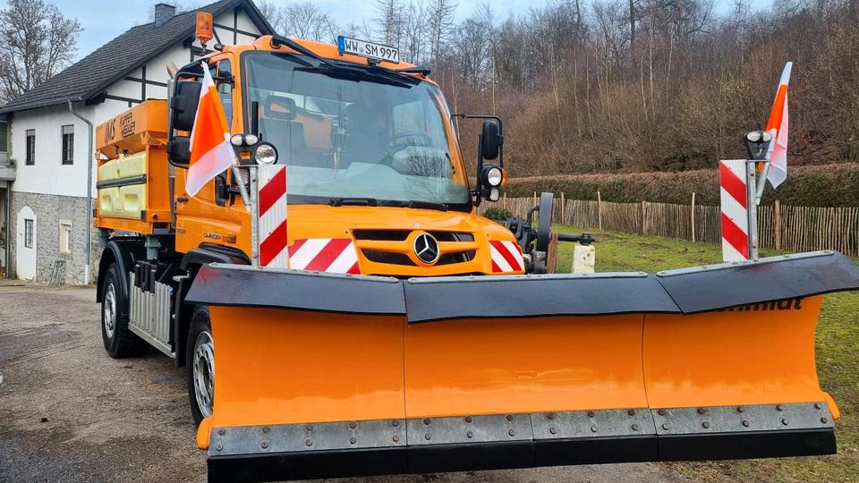 Zu vermieten Unimog 405 U527 Winterdienst Schmidt Salzstreuer 423 429 430 Mercedes Benz 318 527 Vermietung - Snow removal vehicle: picture 1 Zu vermieten Unimog 405 U527 Winterdienst Schmidt Salzstreuer 423 429 430 Mercedes Benz 318 527 Vermietung - Snow removal vehicle: picture 1
