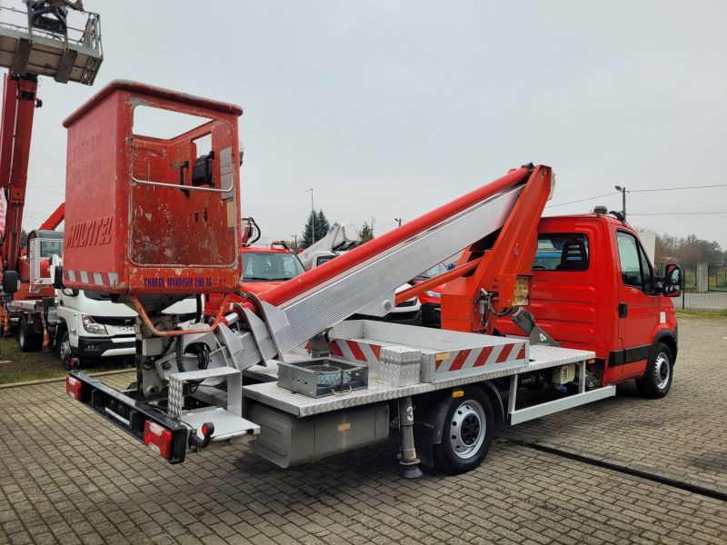 Iveco Daily 35S11 podnośnik koszowy 20 m Multitel MT202DS - Truck mounted aerial platform: picture 3 Iveco Daily 35S11 podnośnik koszowy 20 m Multitel MT202DS - Truck mounted aerial platform: picture 3