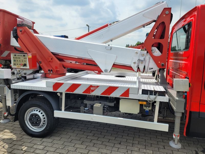 Iveco Daily 35S12 podnośnik koszowy 21 m Multitel MX210 - Truck mounted aerial platform: picture 5 Iveco Daily 35S12 podnośnik koszowy 21 m Multitel MX210 - Truck mounted aerial platform: picture 5