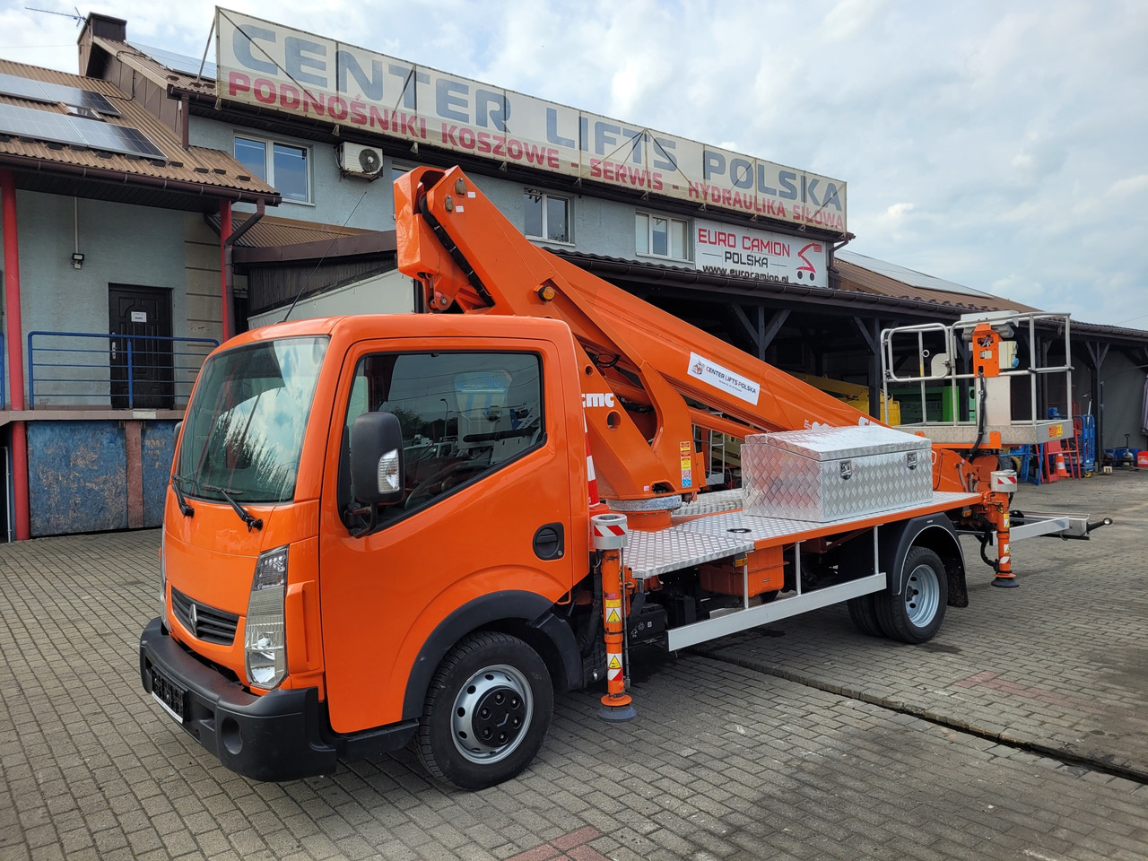 Renault Maxity podnośnik zwyżka 25 m CMC PLA250 bucket truck boom lift - Truck mounted aerial platform: picture 1 Renault Maxity podnośnik zwyżka 25 m CMC PLA250 bucket truck boom lift - Truck mounted aerial platform: picture 1