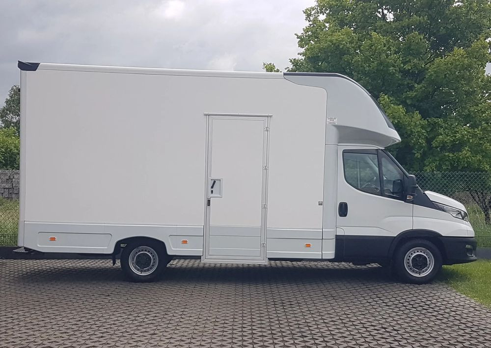 Leasing of  Iveco DAILY KONTENER NISKOPODŁOGOWY 4,43x2,23x2,42 SKLEP FOODTRUCK BAR KLIMA KONIOWÓZ KAMPER Iveco DAILY KONTENER NISKOPODŁOGOWY 4,43x2,23x2,42 SKLEP FOODTRUCK BAR KLIMA KONIOWÓZ KAMPER: picture 12