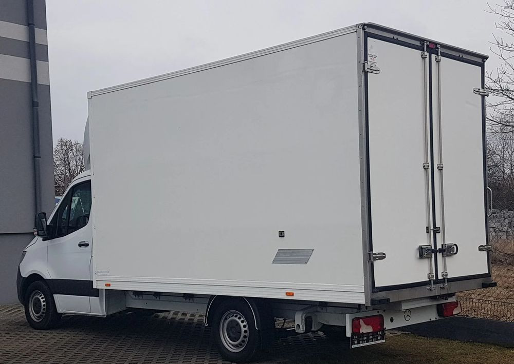 Mercedes-Benz Sprinter CHŁODNIA 8EP IZOTERMA AGREGAT ZANOTTI 4,12x2,15x2,30 KLIMA 314CDI - Refrigerated van: picture 3 Mercedes-Benz Sprinter CHŁODNIA 8EP IZOTERMA AGREGAT ZANOTTI 4,12x2,15x2,30 KLIMA 314CDI - Refrigerated van: picture 3
