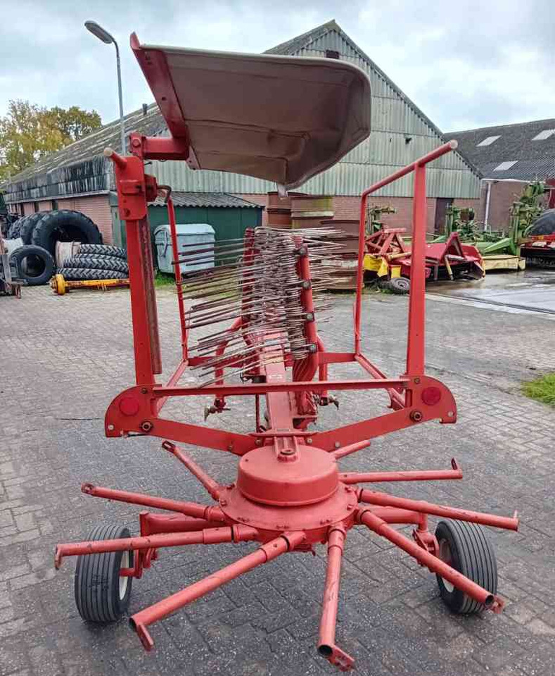 Kuhn GA4101GM zwadhark *Verkocht/sold* - Tedder/ Rake: picture 3 Kuhn GA4101GM zwadhark *Verkocht/sold* - Tedder/ Rake: picture 3