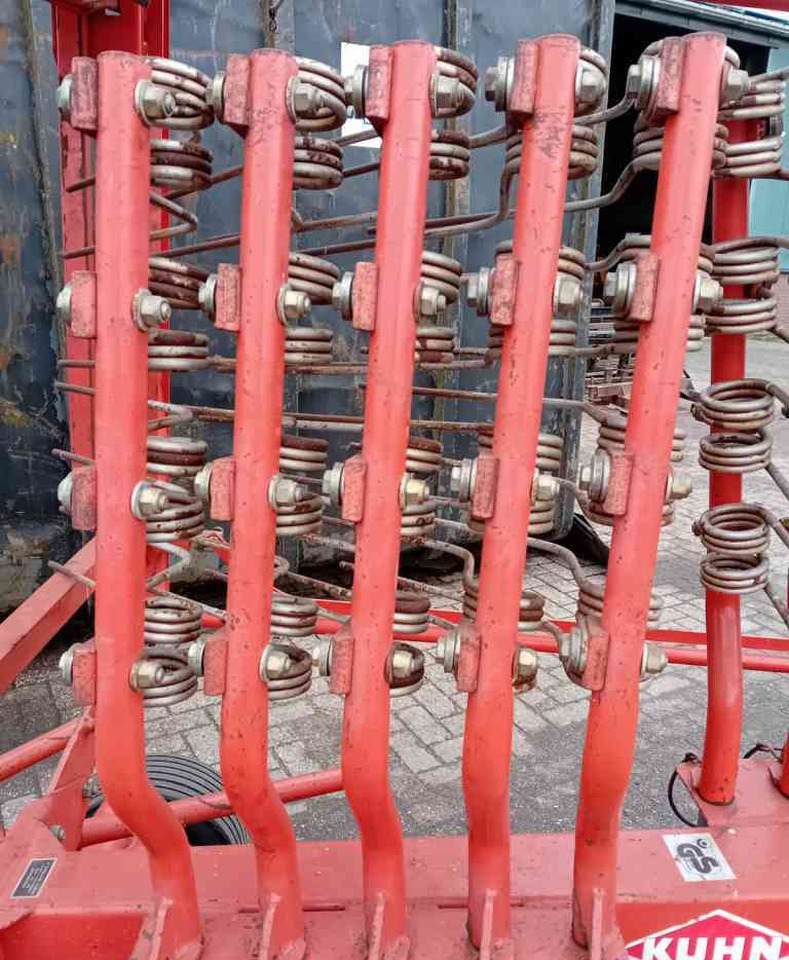 Kuhn GA4101GM zwadhark *Verkocht/sold* - Tedder/ Rake: picture 5 Kuhn GA4101GM zwadhark *Verkocht/sold* - Tedder/ Rake: picture 5