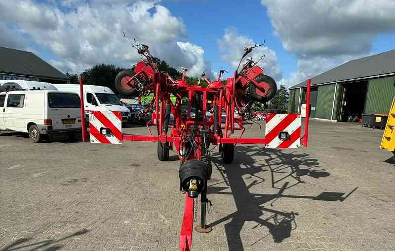 Lely Lotus 900 - Tedder/ Rake: picture 2 Lely Lotus 900 - Tedder/ Rake: picture 2