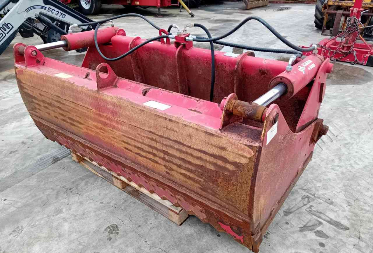 Redrock Allround 85-200 kuilhapper Volvo L30 aansl. voermachines - Silage equipment: picture 1 Redrock Allround 85-200 kuilhapper Volvo L30 aansl. voermachines - Silage equipment: picture 1