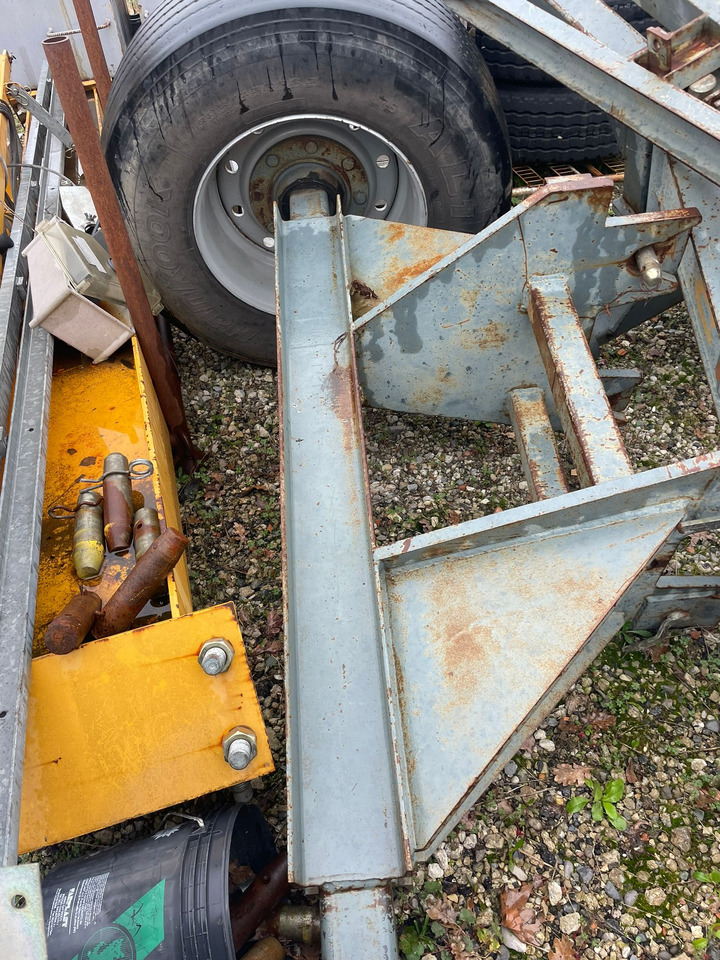 Liebherr  - Self-erecting tower crane: picture 2 Liebherr  - Self-erecting tower crane: picture 2