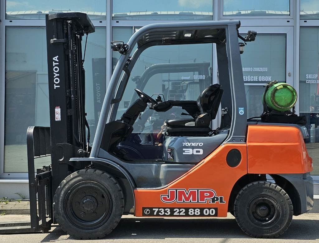 Toyota 8 FG 30 F - LPG forklift: picture 2 Toyota 8 FG 30 F - LPG forklift: picture 2