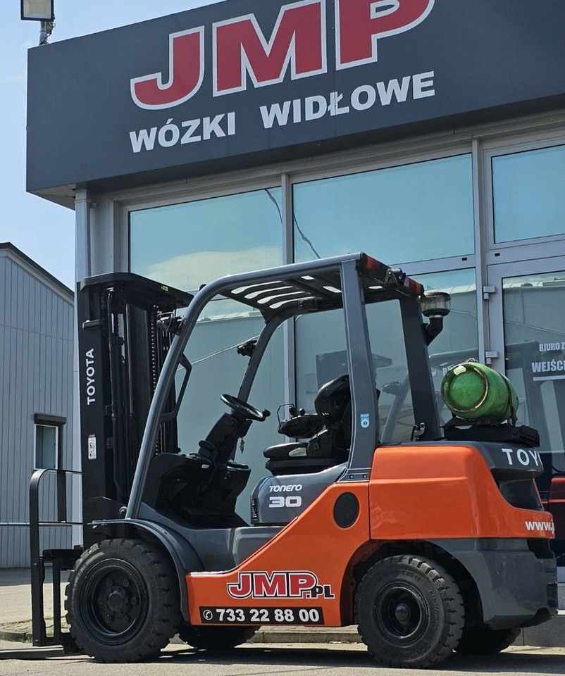 Toyota 8 FG 30 F - LPG forklift: picture 1 Toyota 8 FG 30 F - LPG forklift: picture 1