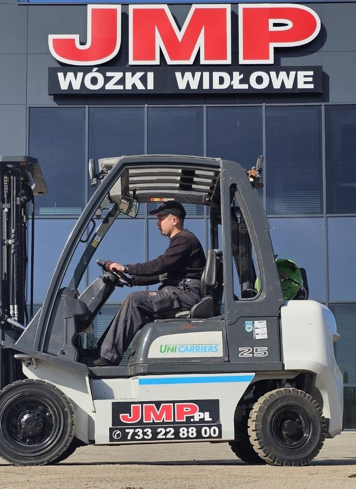 UniCarriers U1D2A25LQ DX25 LPG - LPG forklift: picture 4 UniCarriers U1D2A25LQ DX25 LPG - LPG forklift: picture 4