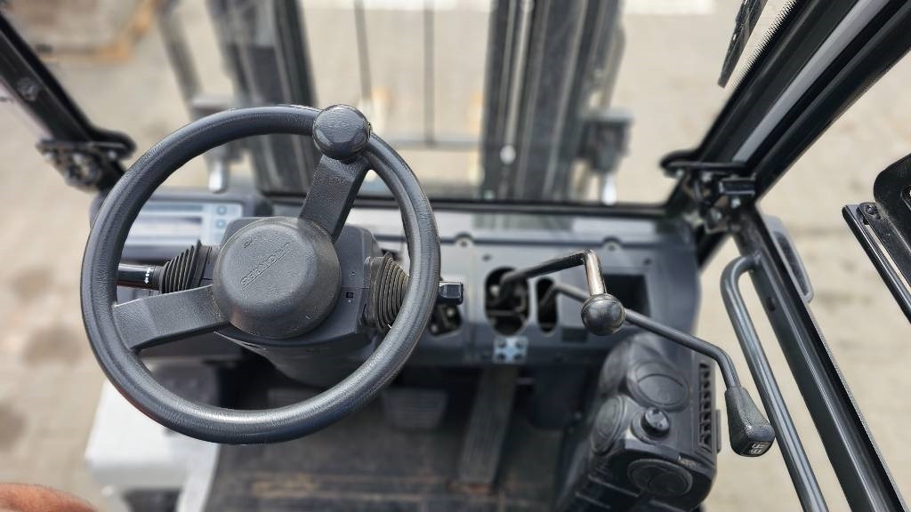 LPG forklift UniCarriers UG1D2A32LQ DX32: picture 10