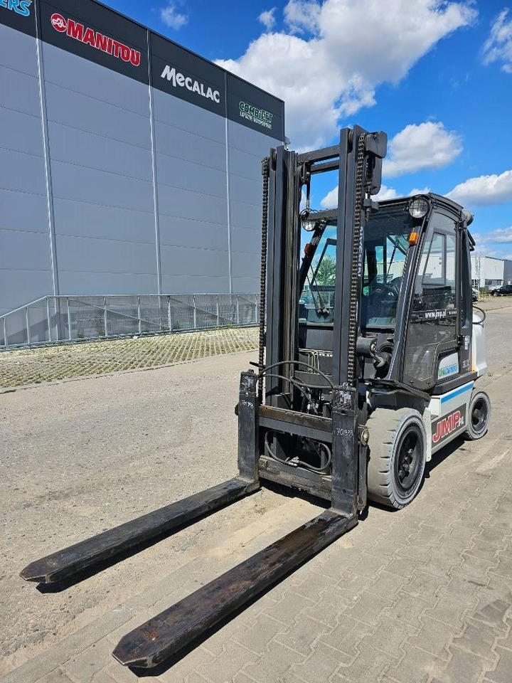 LPG forklift UniCarriers UG1D2A32LT: picture 6