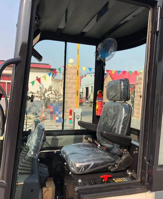 NEW MAXUS 38 HP 1700 kg Excavator with A/C Warranty up to 10 YEARS | НОВИЙ MAXUS 38 К.с. 1700 кг Екскаватор з кондиціонером Гарантія до 10 РОКІВ - Mini excavator: picture 3 NEW MAXUS 38 HP 1700 kg Excavator with A/C Warranty up to 10 YEARS | НОВИЙ MAXUS 38 К.с. 1700 кг Екскаватор з кондиціонером Гарантія до 10 РОКІВ - Mini excavator: picture 3