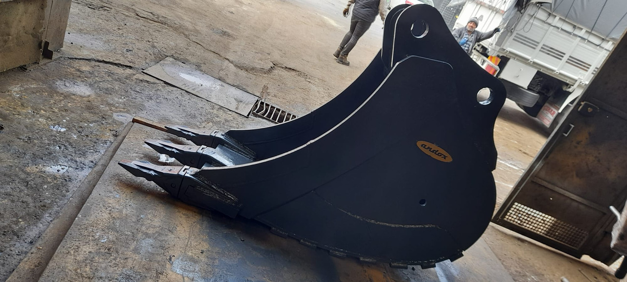 Komatsu  - Excavator bucket for Mini excavator: picture 4 Komatsu  - Excavator bucket for Mini excavator: picture 4