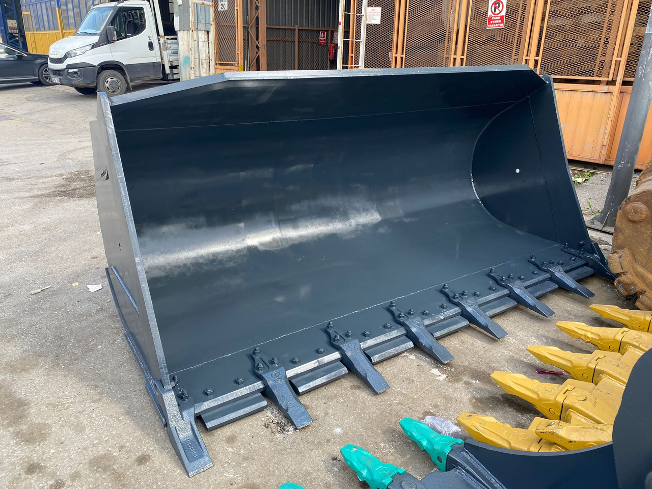 Volvo - Loader bucket for Construction machinery: picture 1 Volvo - Loader bucket for Construction machinery: picture 1