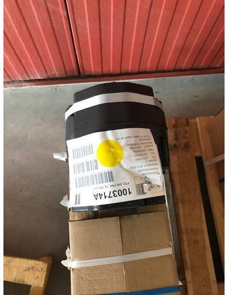 Valtra T4 Zuidberg frontpto frontaftakas - Spare parts for Agricultural machinery: picture 2 Valtra T4 Zuidberg frontpto frontaftakas - Spare parts for Agricultural machinery: picture 2