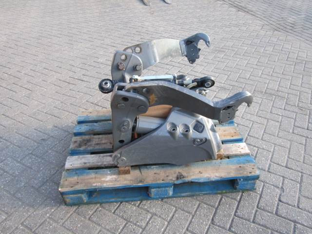 Valtra T4 originele fronthef - Spare parts for Agricultural machinery: picture 5 Valtra T4 originele fronthef - Spare parts for Agricultural machinery: picture 5