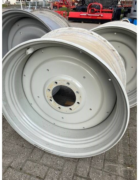 Valtra 18x38 - Wheels and tires for Agricultural machinery: picture 1 Valtra 18x38 - Wheels and tires for Agricultural machinery: picture 1