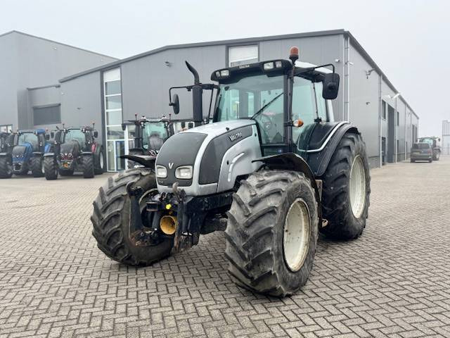 Valtra N141 hitech, Fronthef, Frontpto - Farm tractor: picture 5 Valtra N141 hitech, Fronthef, Frontpto - Farm tractor: picture 5
