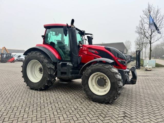 Valtra T144 Hitech - Farm tractor: picture 3 Valtra T144 Hitech - Farm tractor: picture 3