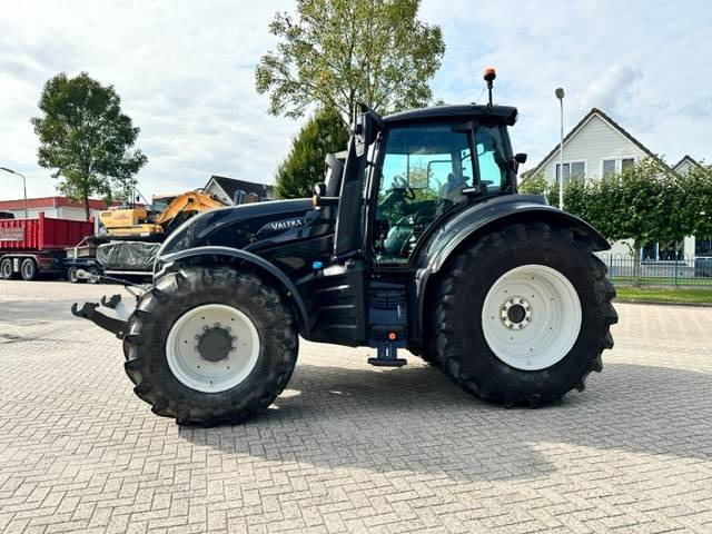 Valtra T235 Direct Smart Touch TWINTRAC! 745 HOURS - Farm tractor: picture 1 Valtra T235 Direct Smart Touch TWINTRAC! 745 HOURS - Farm tractor: picture 1