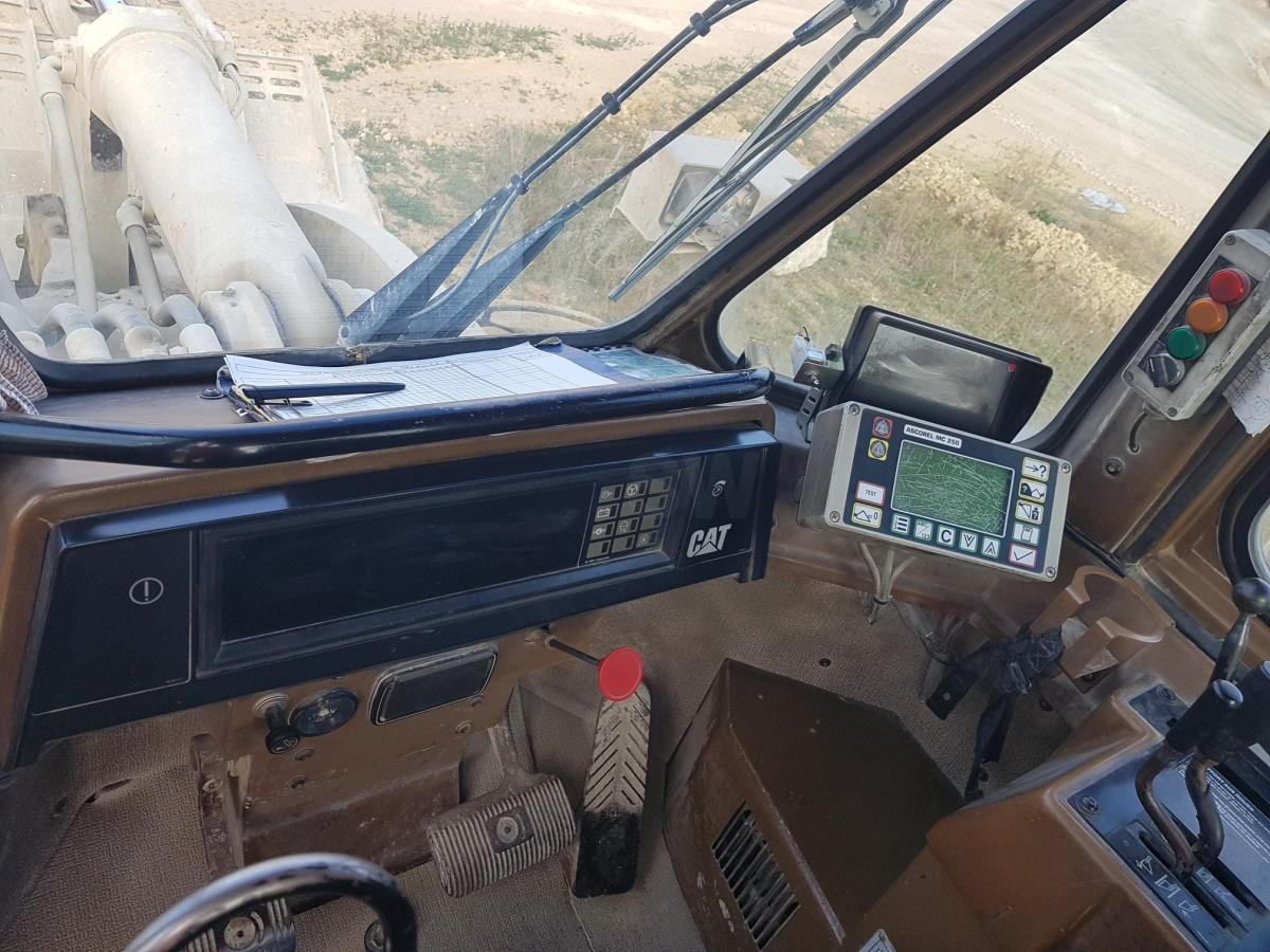 Wheel loader Caterpillar 992D: picture 9